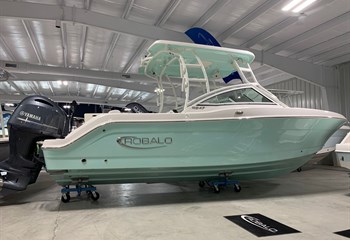 2022 Robalo R247 Seafoam  Boat